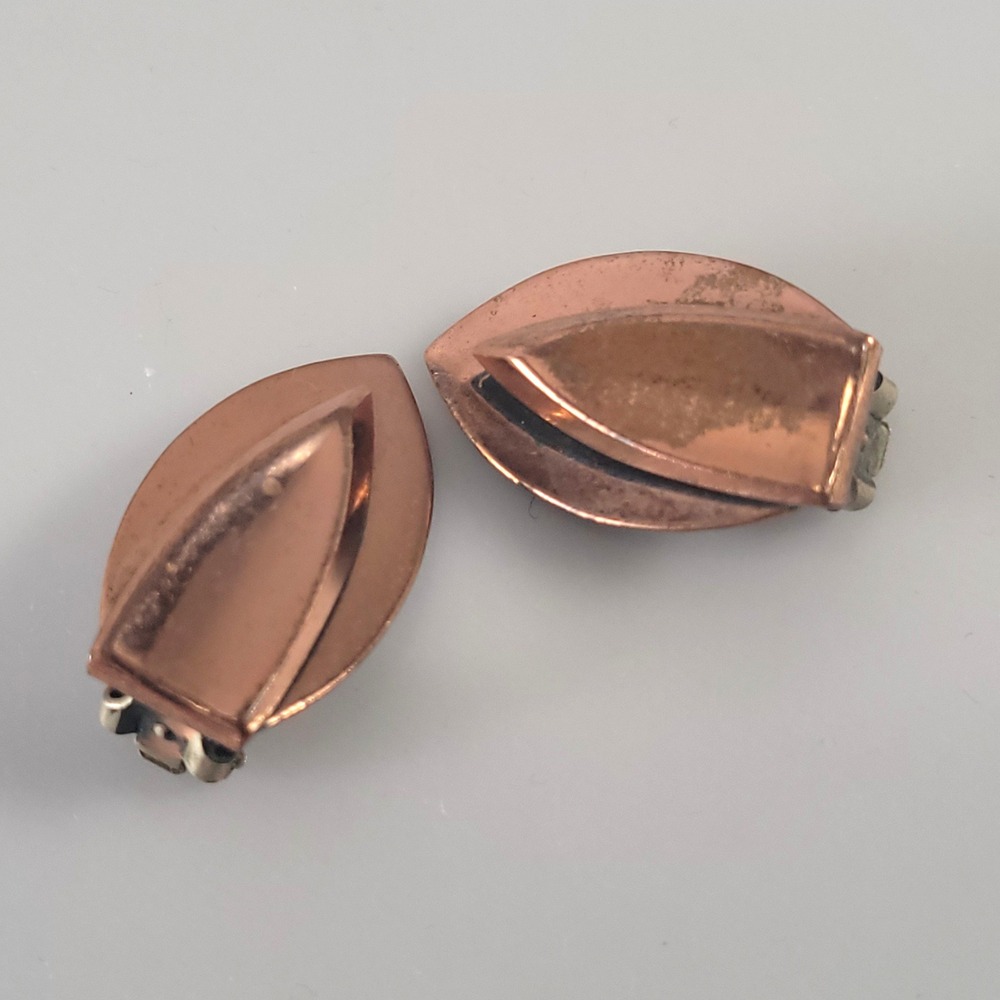 Renoir Vintage Copper Earrings Clip On Mid Century Modern Leaf Shield Signed